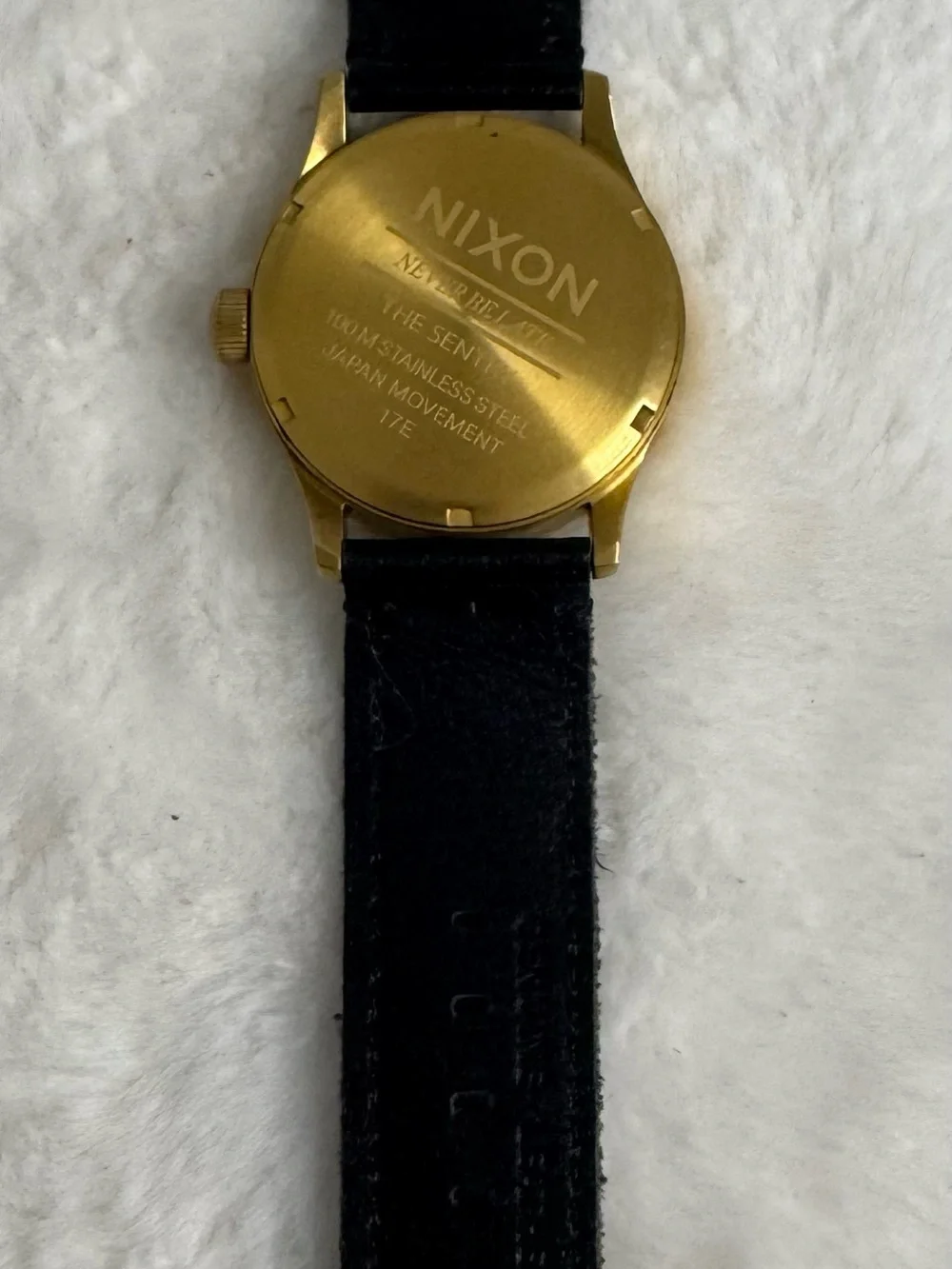 Nixon men’s gold